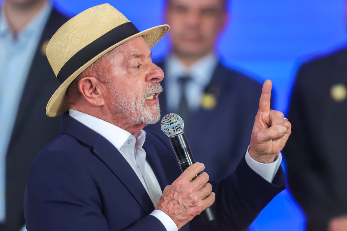 [VÍDEO] ELE NÃO TEM LIMITE: Lula é confrontado por jornalista ao tentar explorar fake news sobre Nossa Senhora