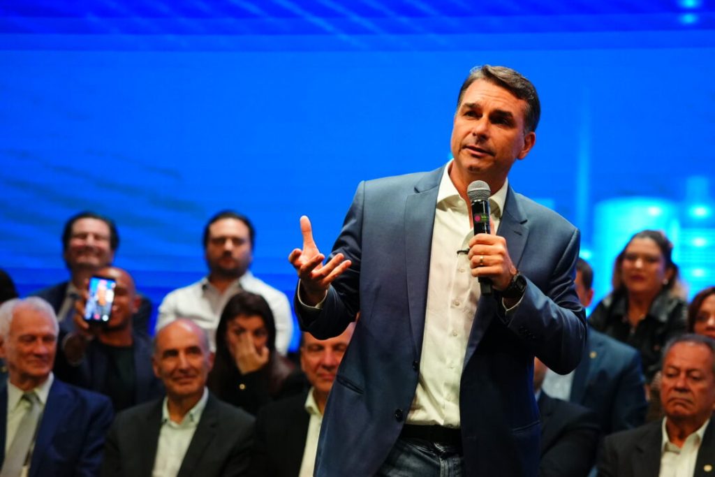 POLYMARKET: Chance de vitória de Flávio sobe para 77,9% no mercado de apostas