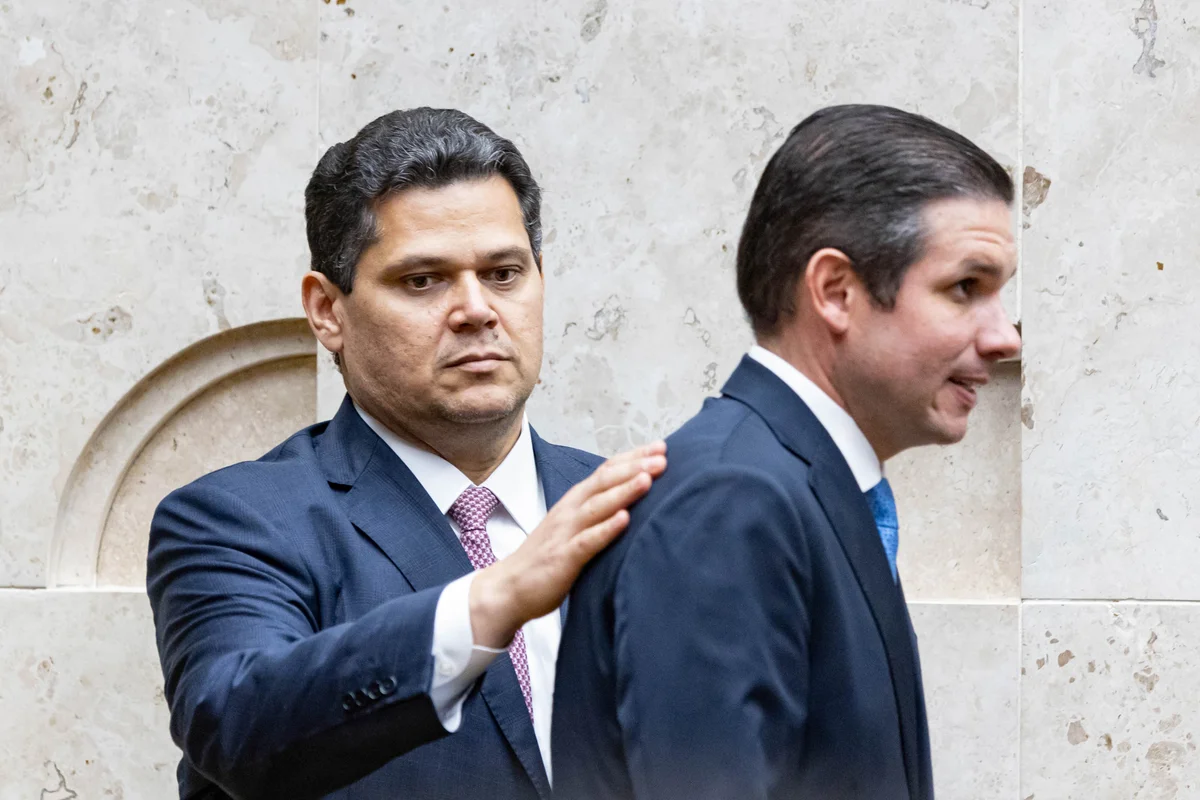 Crescimento do PL pressiona sucessão na Câmara e cria impasse para reeleição de Hugo Motta
