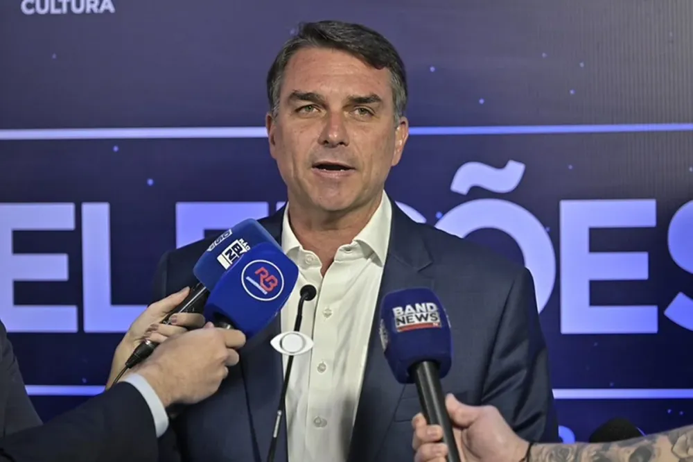 DEBATE NA BAND: Flávio promete guerra ao narcoterrorismo e leis mais duras contra criminosos