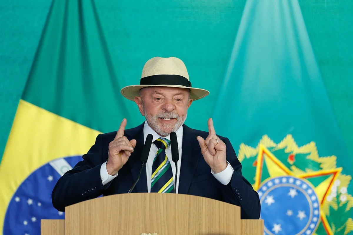XERIFE LULA: Presidente diz que regulamentará redes sociais “doa a quem doer”