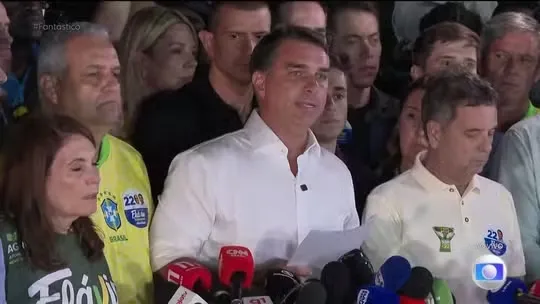 [VÍDEO] ELEIÇÃO 2026: Flávio contesta processo eleitoral, diz que não desistirá do Brasil e cogita pedir anulação do resultado