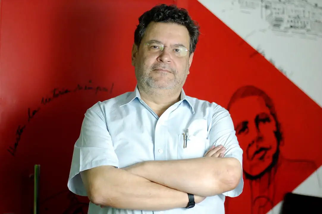 Rui Costa Pimenta vê “perseguição política” em ordem de Moraes para apreensão do passaporte de Flávio e diz que STF exerce ditadura