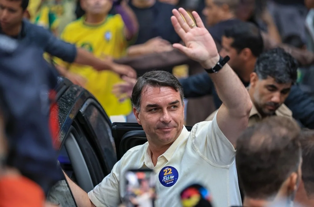 REVIRAVOLTA? Governo Argentino informa que Flávio entrou no país na noite de terça