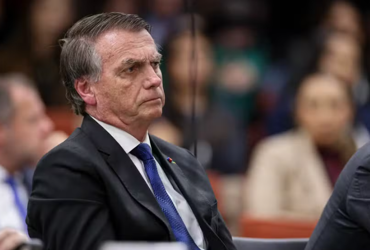 Nunes Marques dá 10 dias para PGR se manifestar sobre novo pedido de revisão da condenação de Jair Bolsonaro