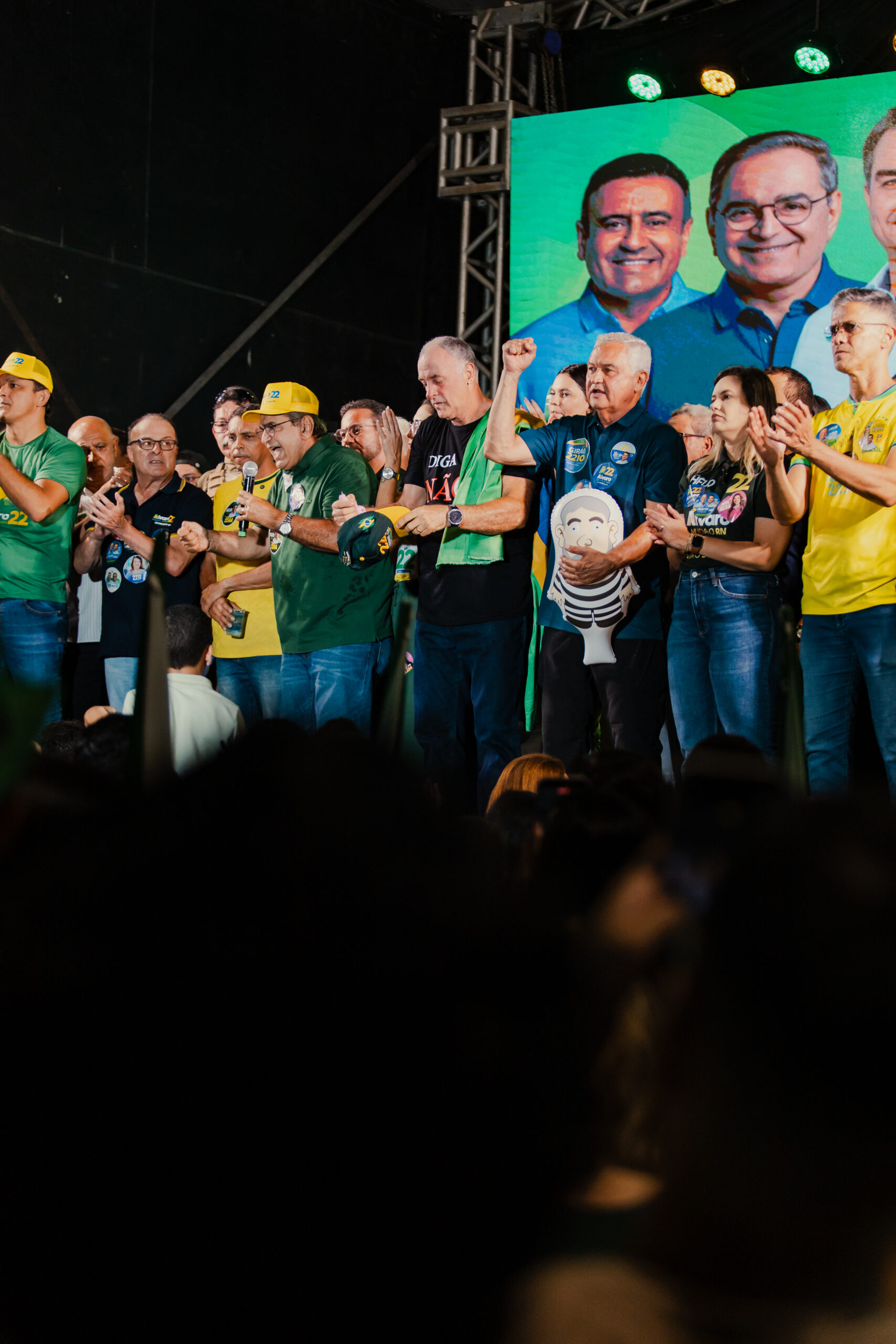 General Girão e Álvaro Dias comandam o Comício da Virada 22 e arrastam multidão no Largo do Atheneu, em Natal
