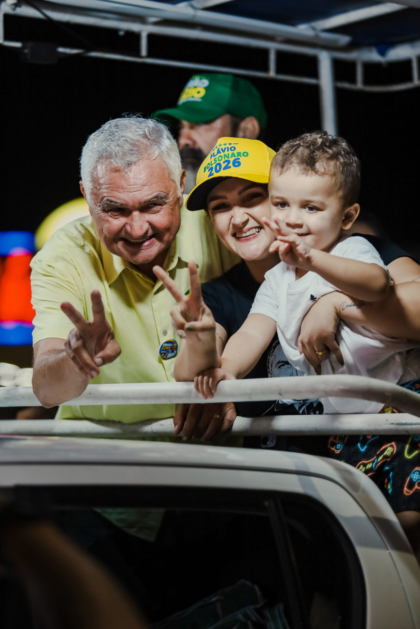 General Girão lidera multidão em Mossoró na histórica Carreata da Liberdade em apoio a Flávio Bolsonaro