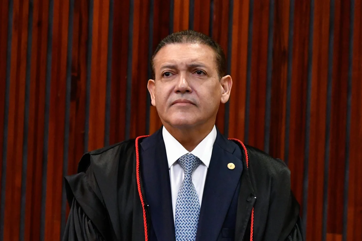 Ministro Nunes Marques determina retorno imediato do canal “Exército do Lula” no WhatsApp