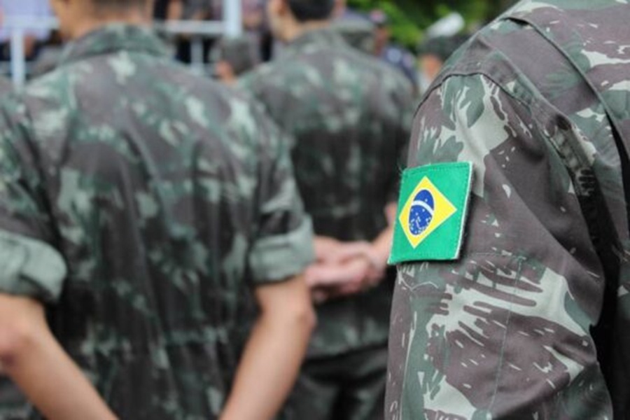 Militares avaliam atuação das Forças Armadas contra facções em eventual governo Flávio